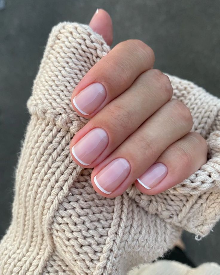 Modele unghii semi french