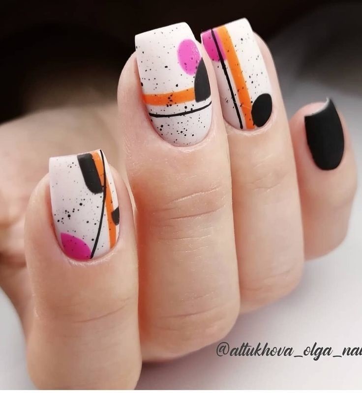 modele unghii abstracte cu gel