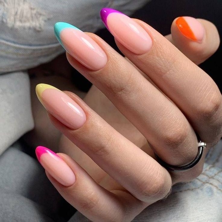 unghii french modele colorate