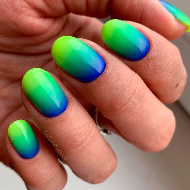 modele unghii cu gel verde neon ombre