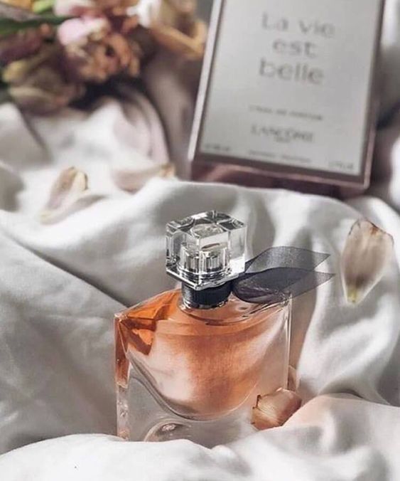 parfum la vie est belle recenzii