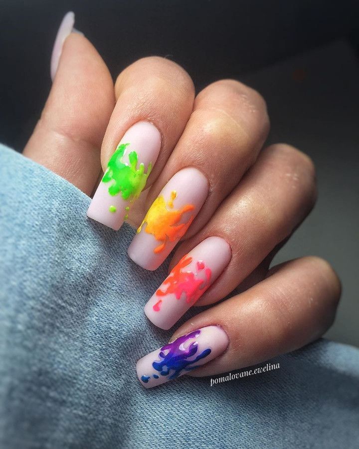 Unghii neon modele noi