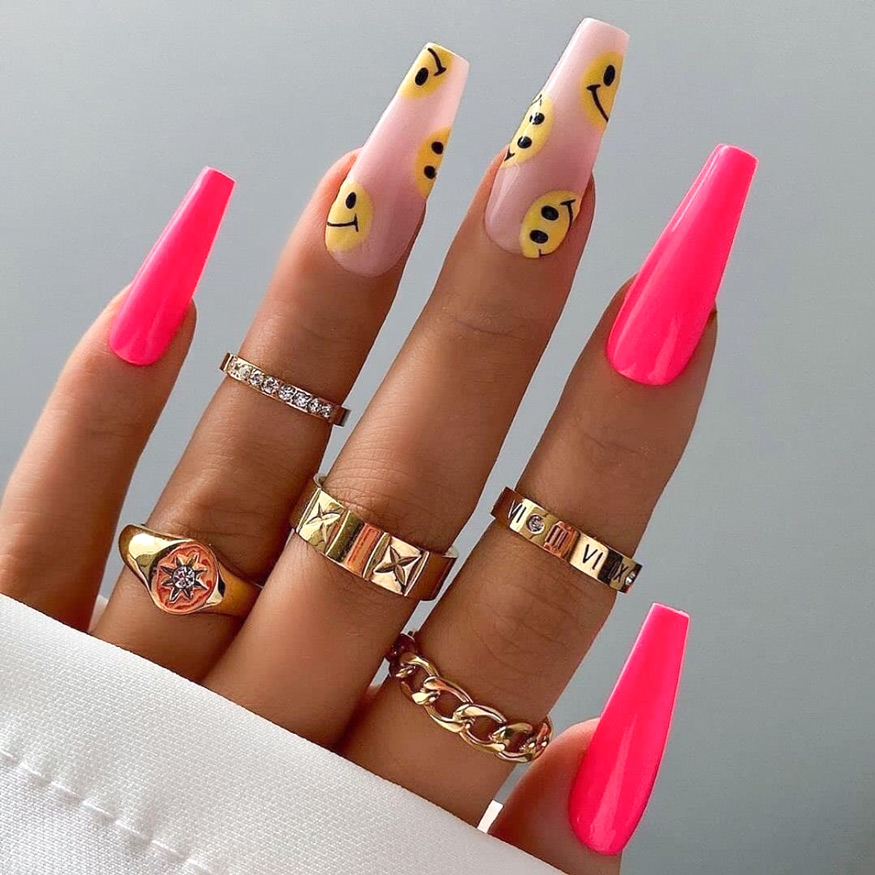 Modele unghii neon roz