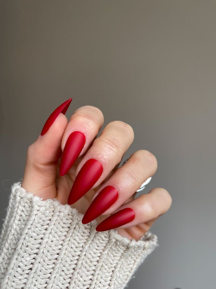 modele unghii de toamnă roșii