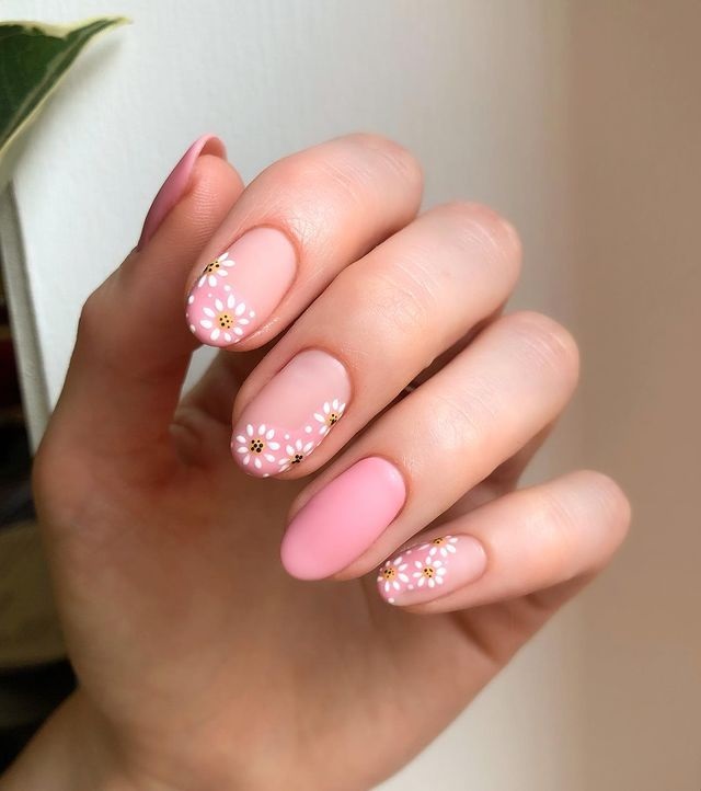 unghii cu floricele