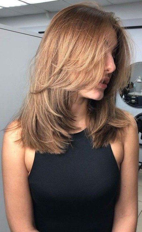 tunsori păr mediu filat în scări modele