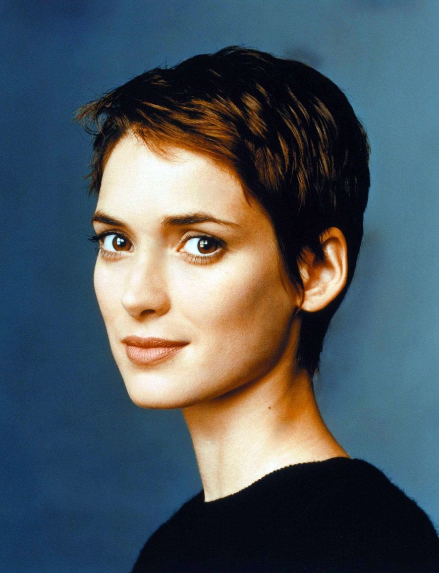 model tunsoare pixie cut