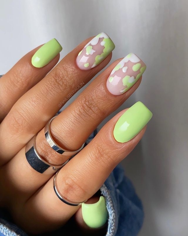 modele unghii pastel verde