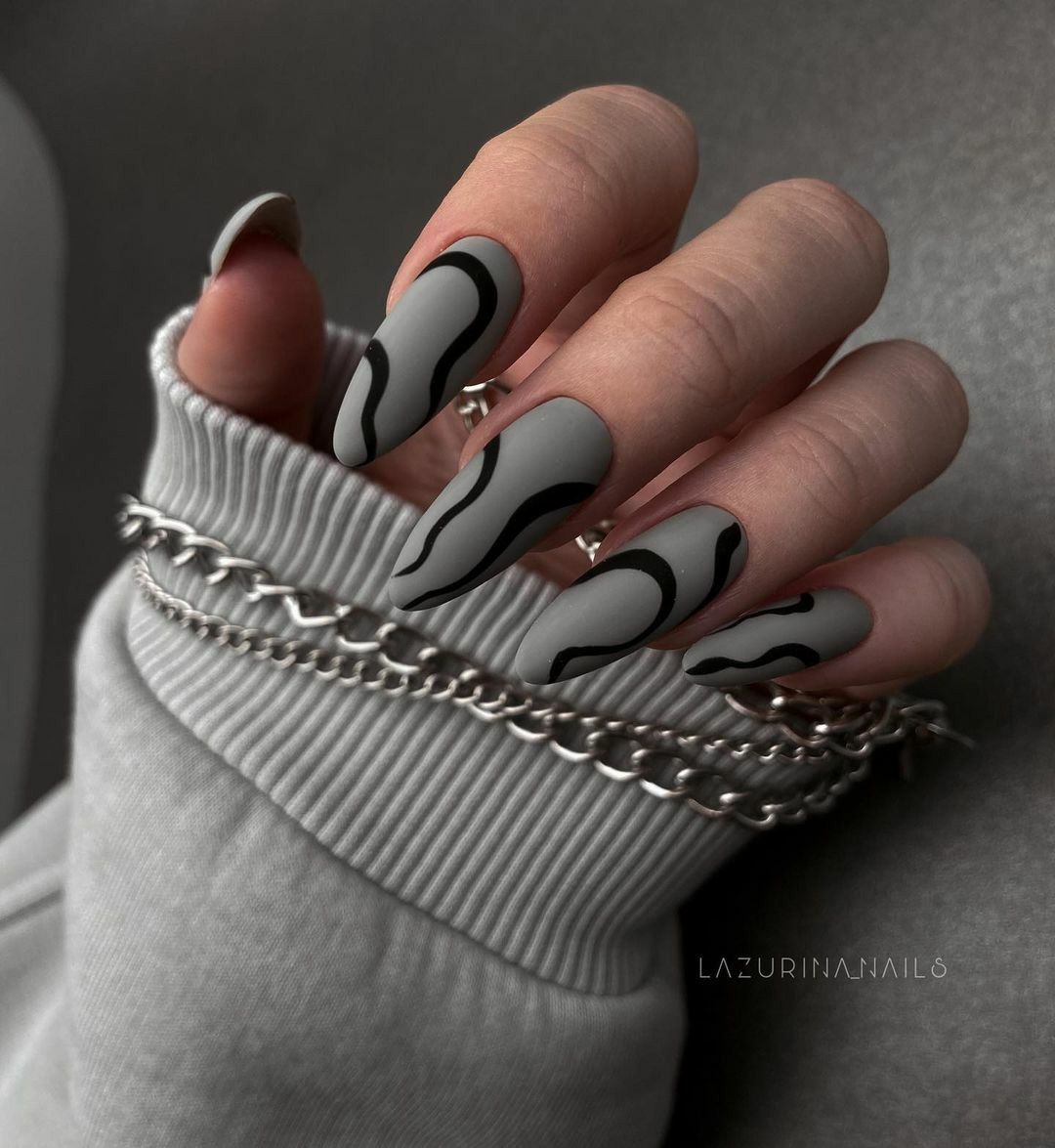 Modele unghii gri cu negru