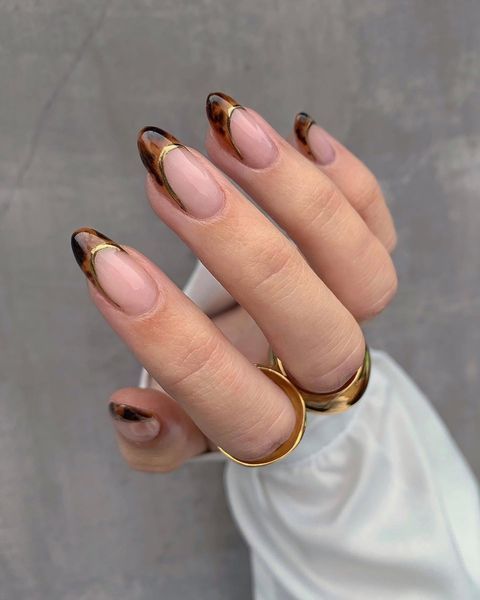 Modele unghii french maro