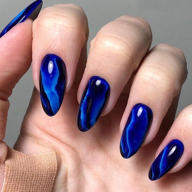 modele unghii culori albastru vibrant