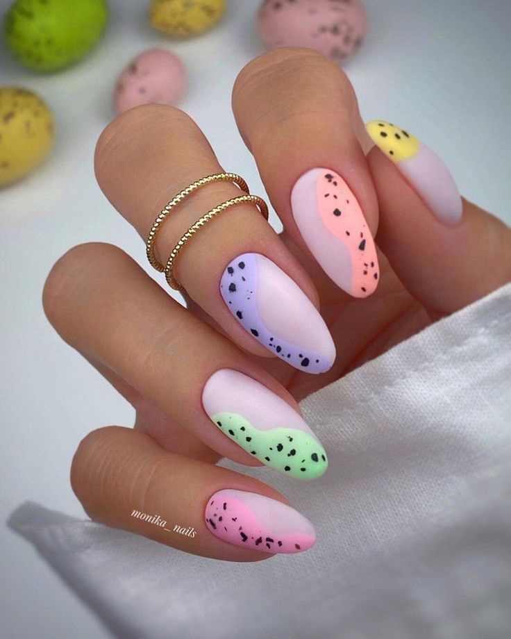 unghii pastel