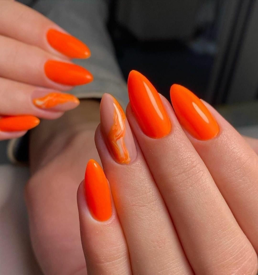 Modele unghii portocaliu neon