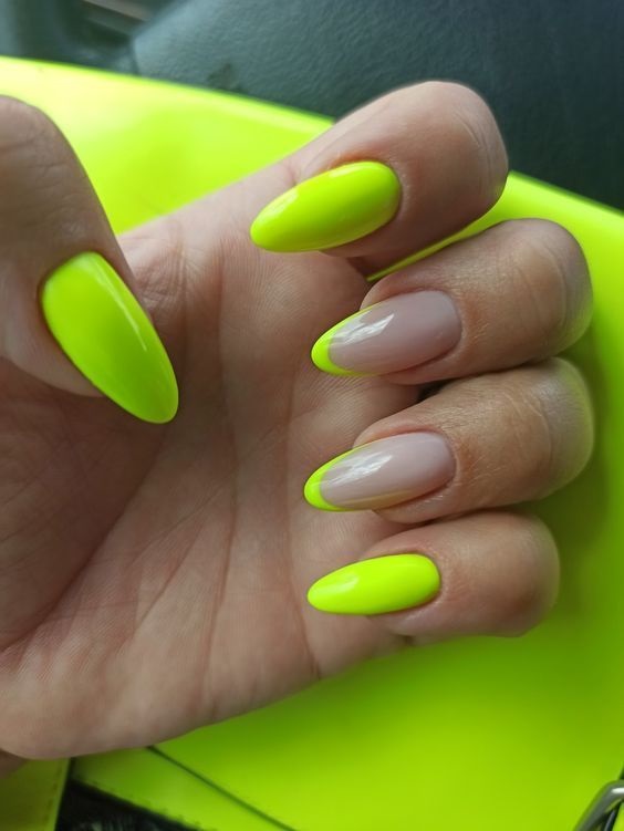 unghii verde neon