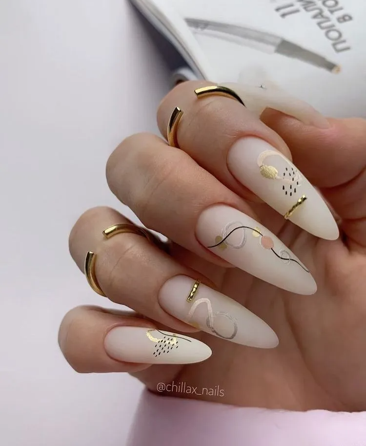 modele unghii frumoase stiletto