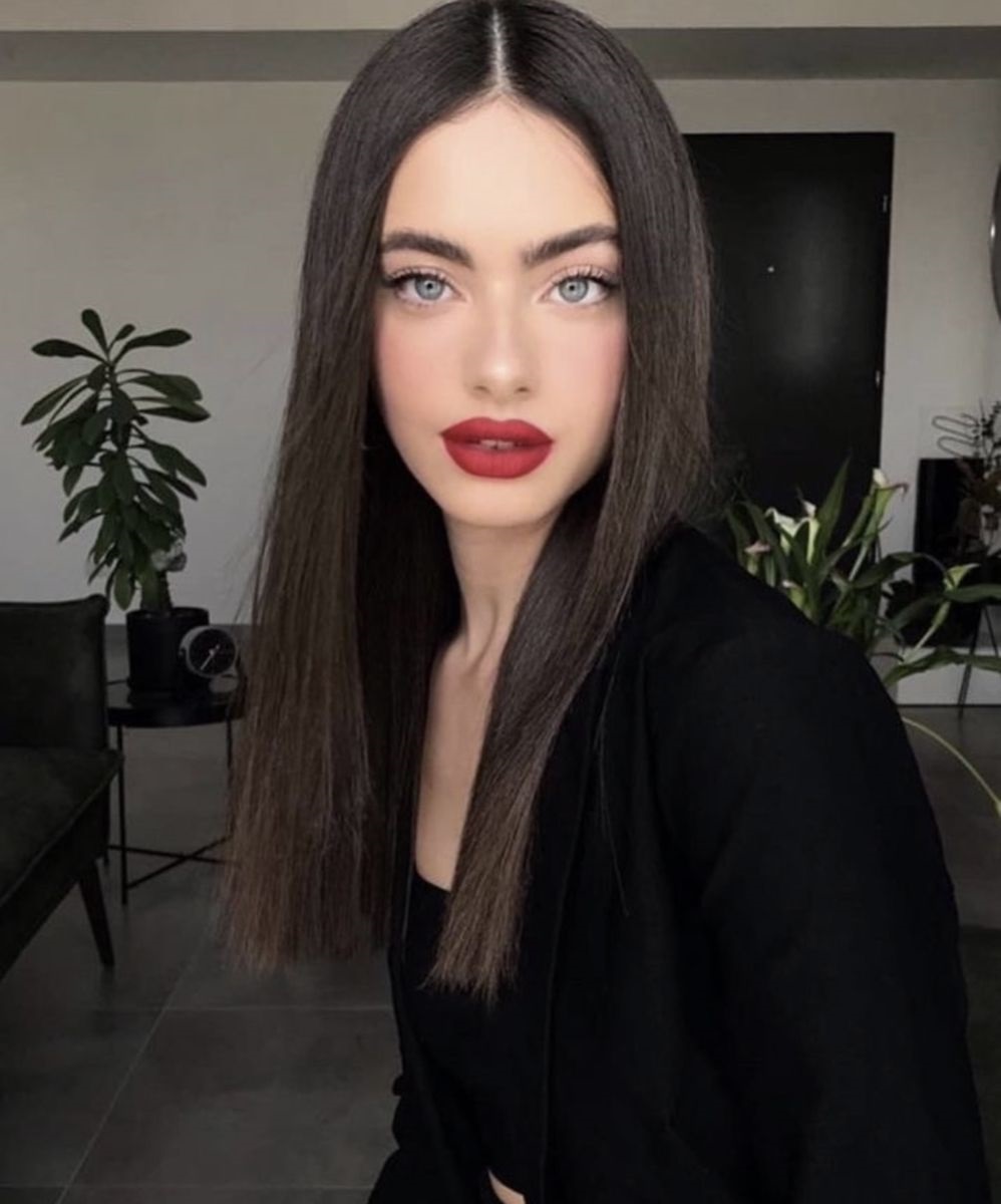 modele tunsori par lung drept