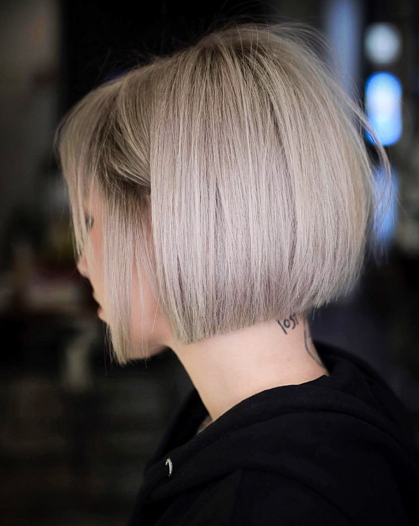 idei tunsori bob blond cenușiu
