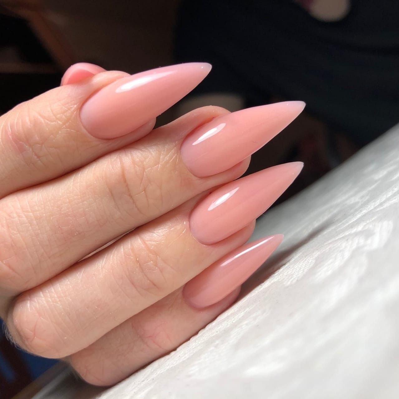 forma unghii stiletto