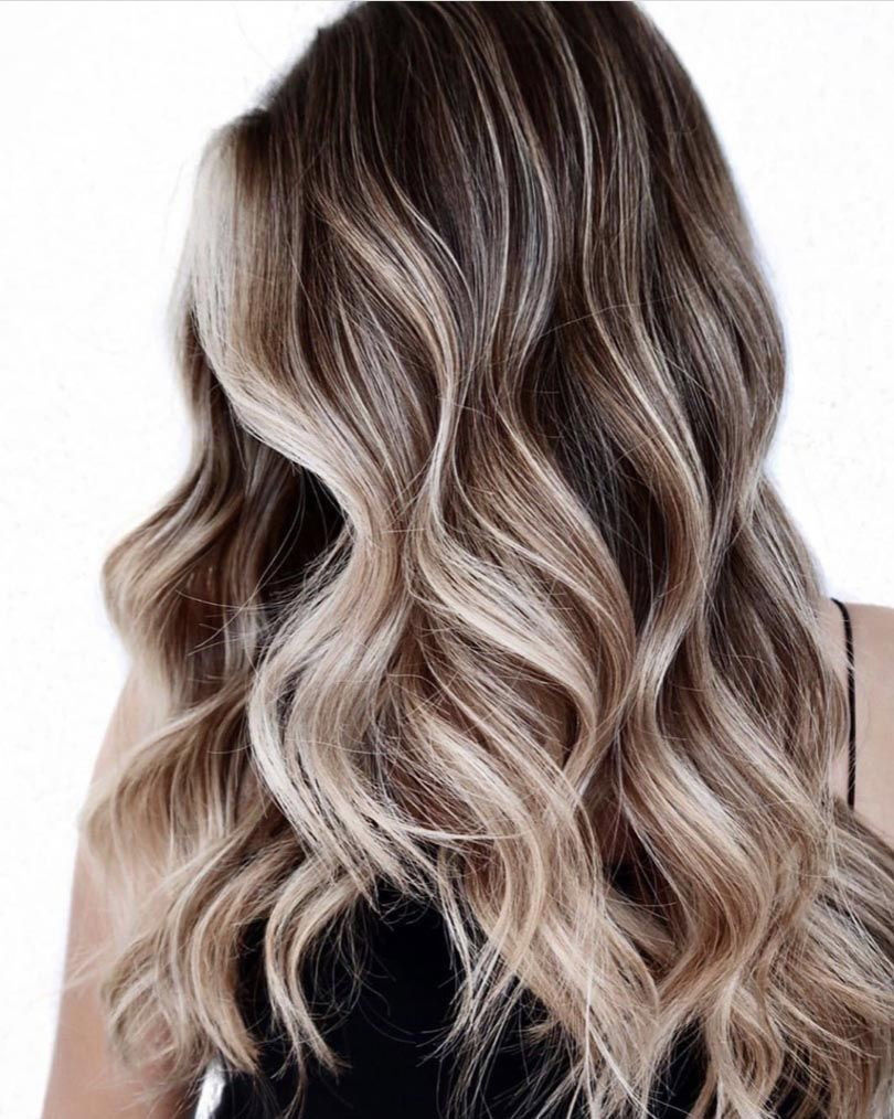 modele suvite blonde pa par saten