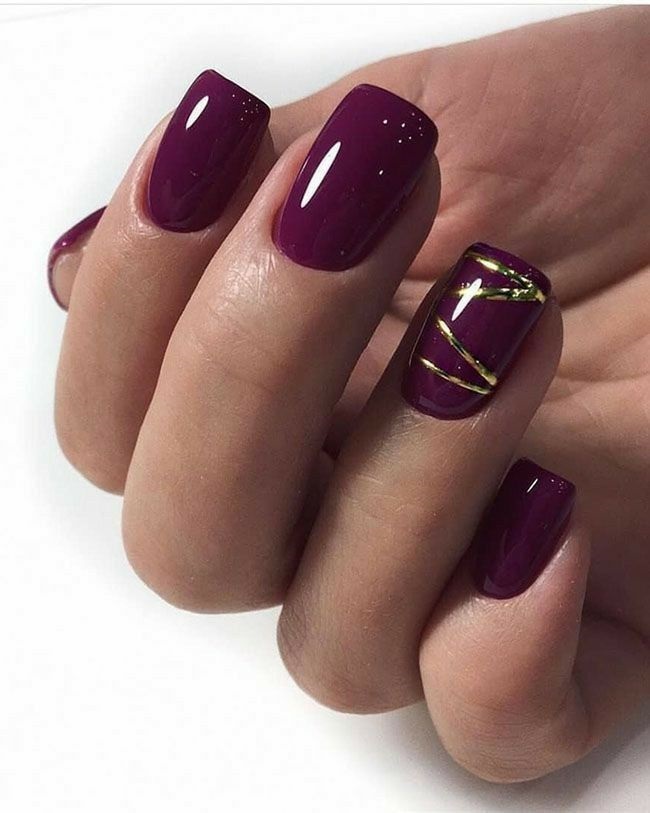 unghii cu gel mov model cu auriu