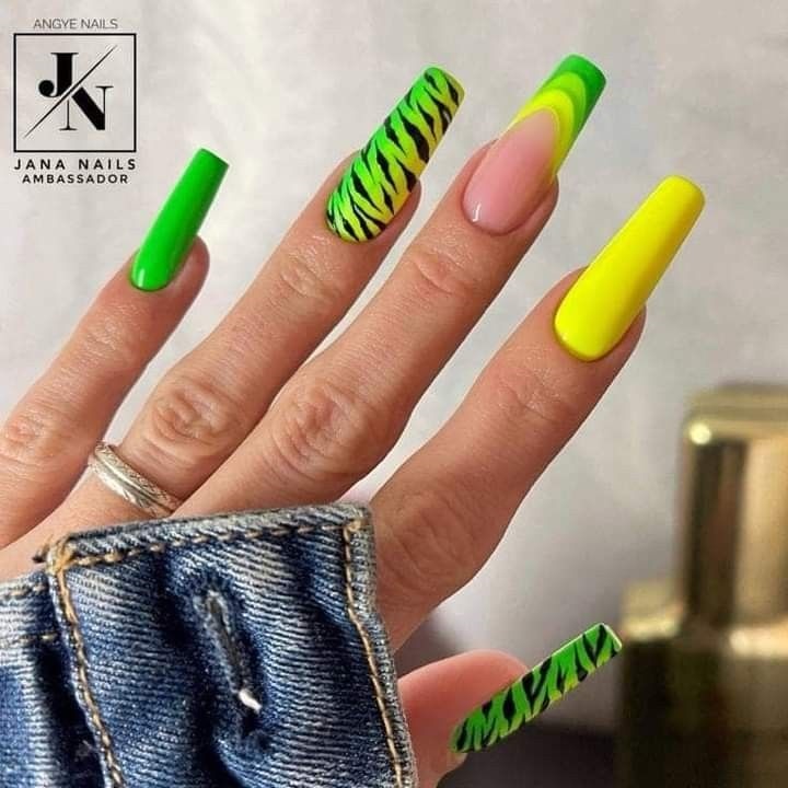 modele noi unghii verde neon
