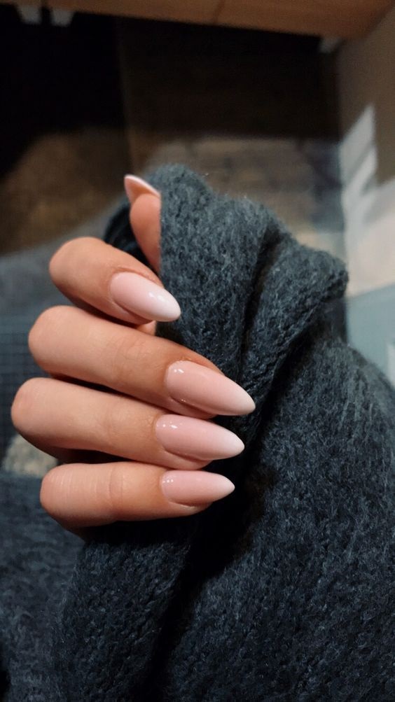 modele unghii nude