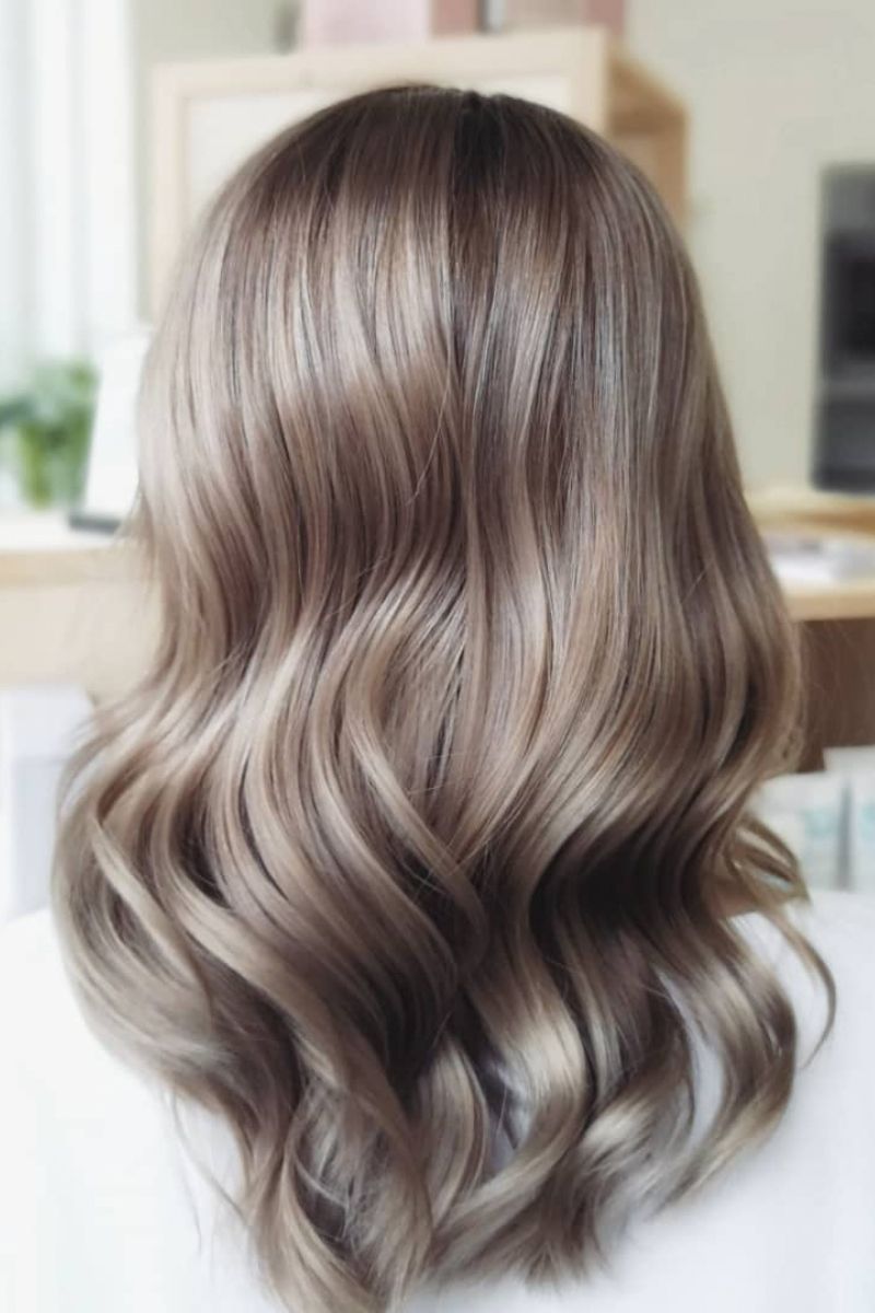 blond cenușiu