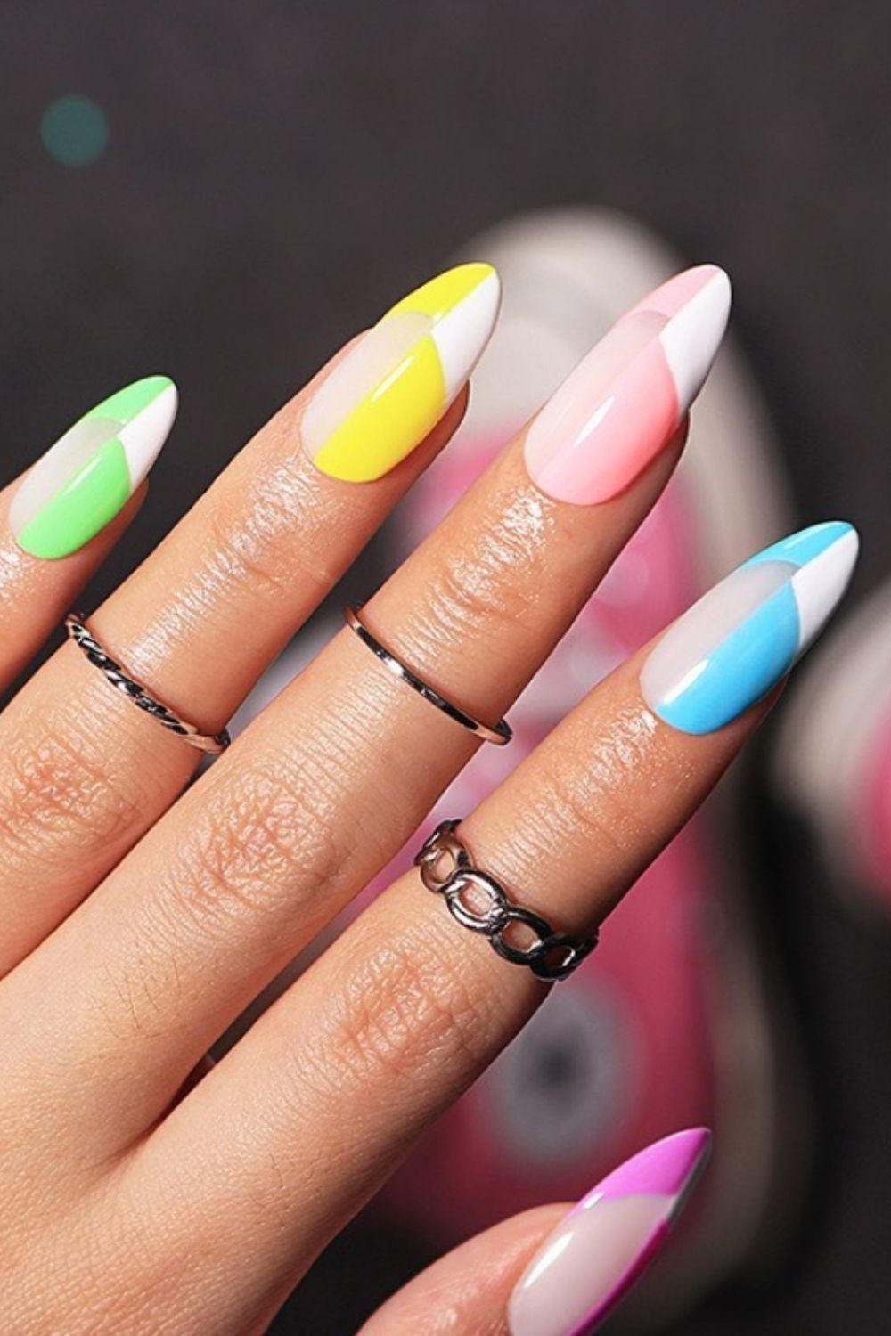 Unghii cu gel neon