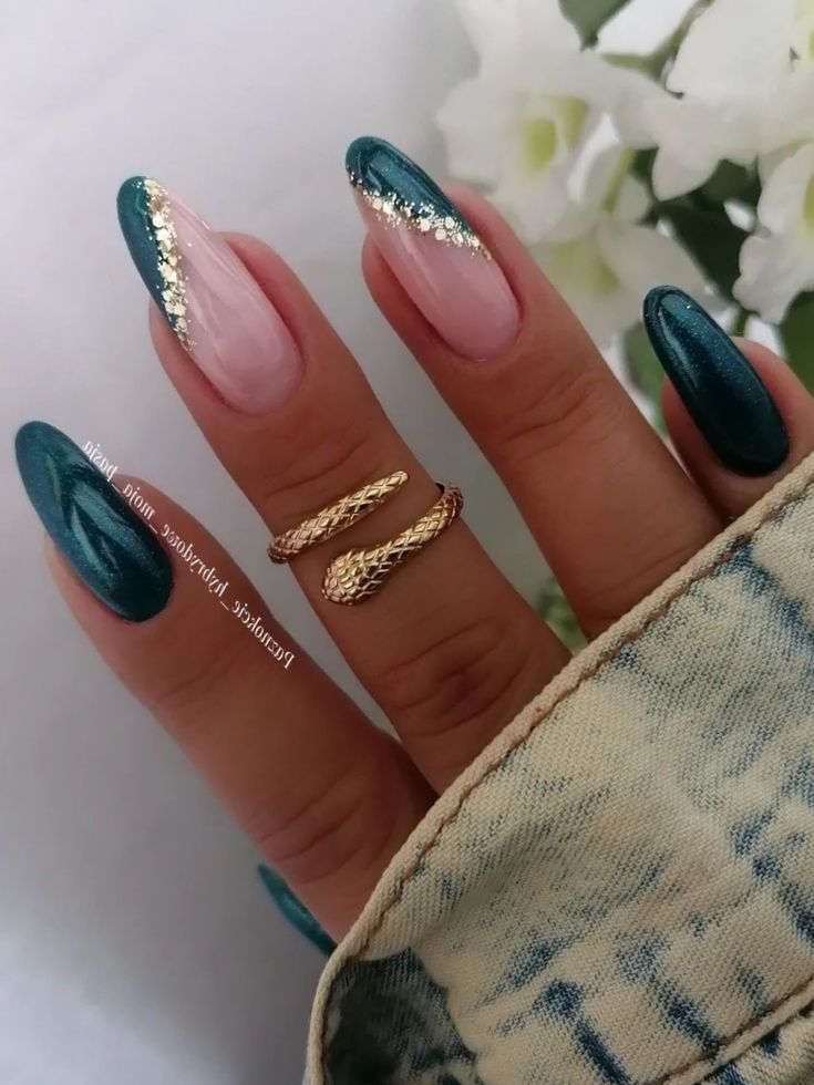 unghii gel verde smarald