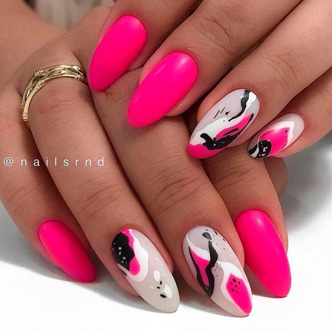 Unghii roz neon