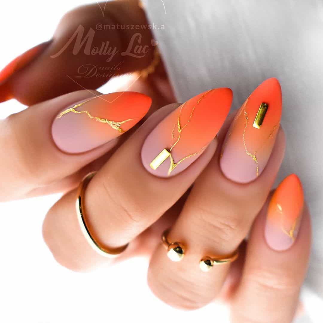 Modele unghii portocaliu neon