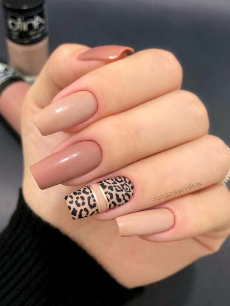 unghii animal print simple
