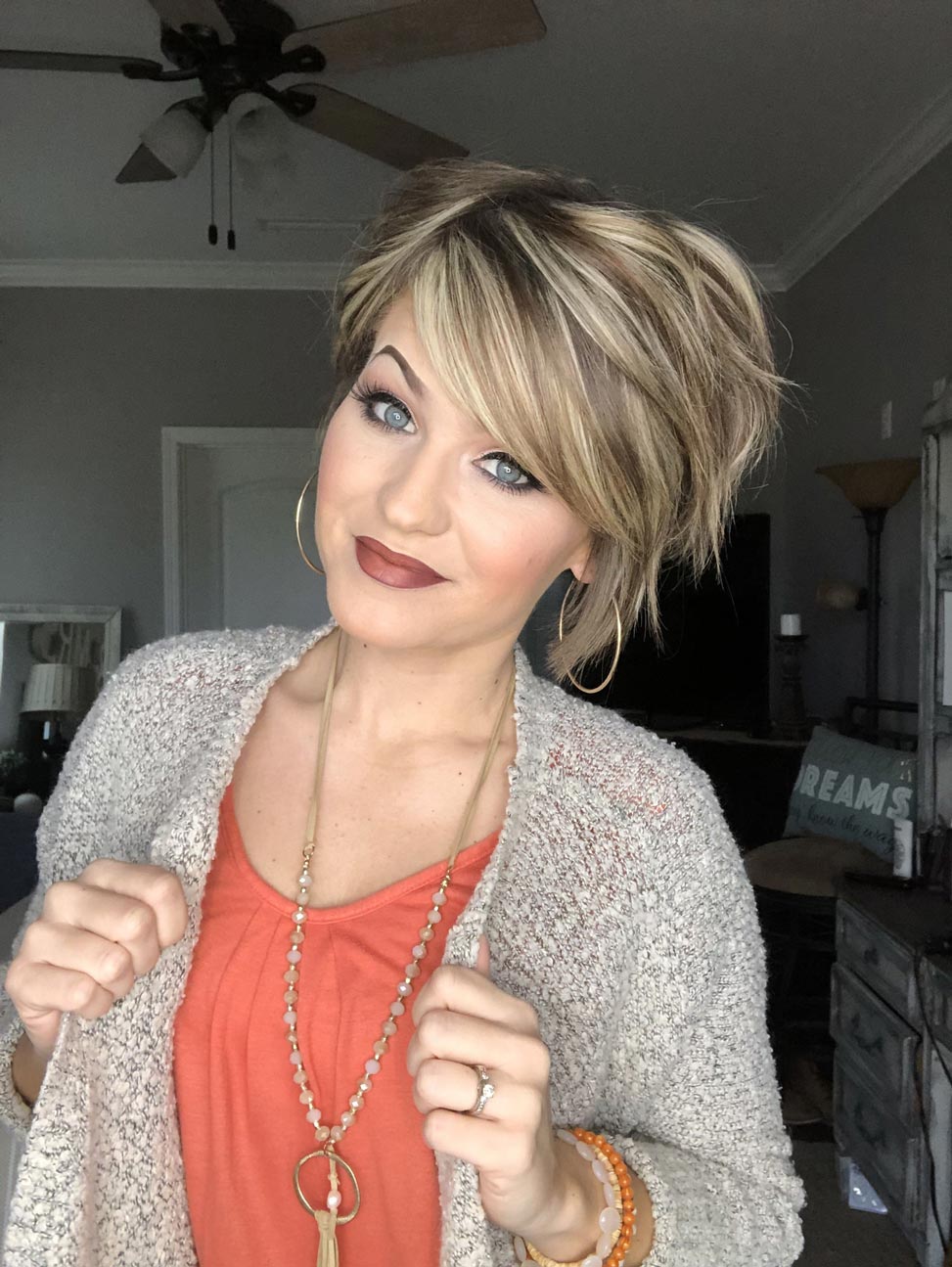 suvite blonde par scurt