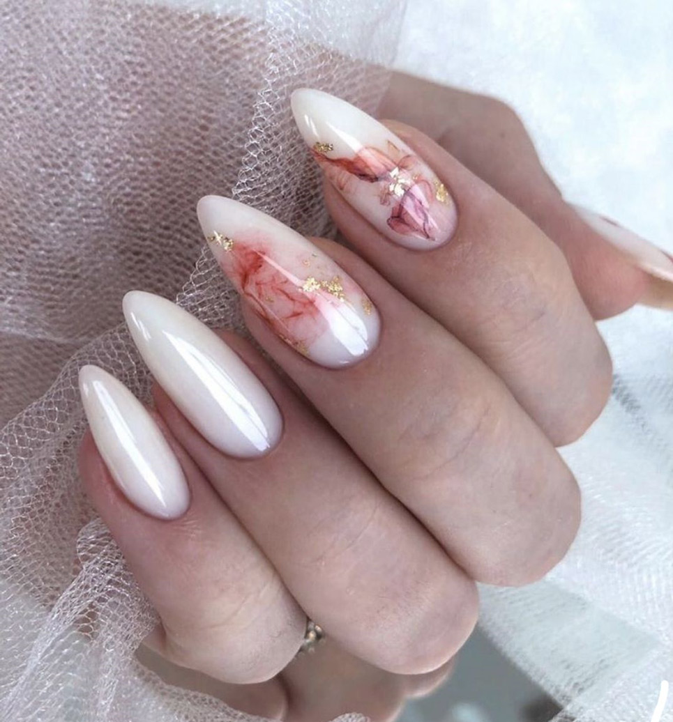 modele unghii cu gel alb laptos