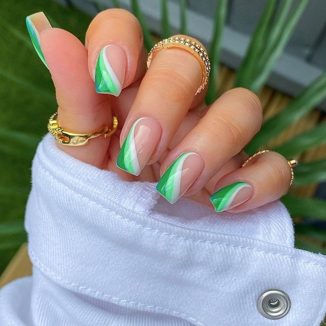 unghii verde neon de vara