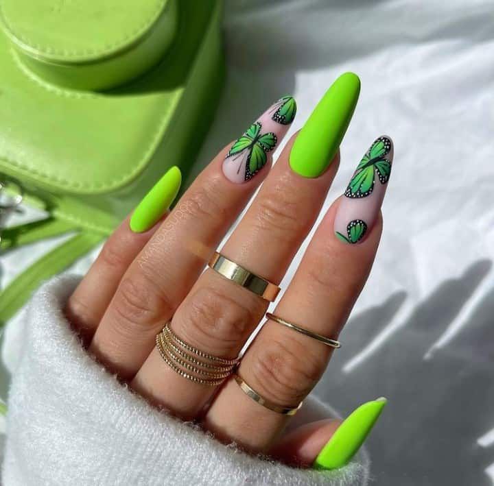 Unghii verde neon modele