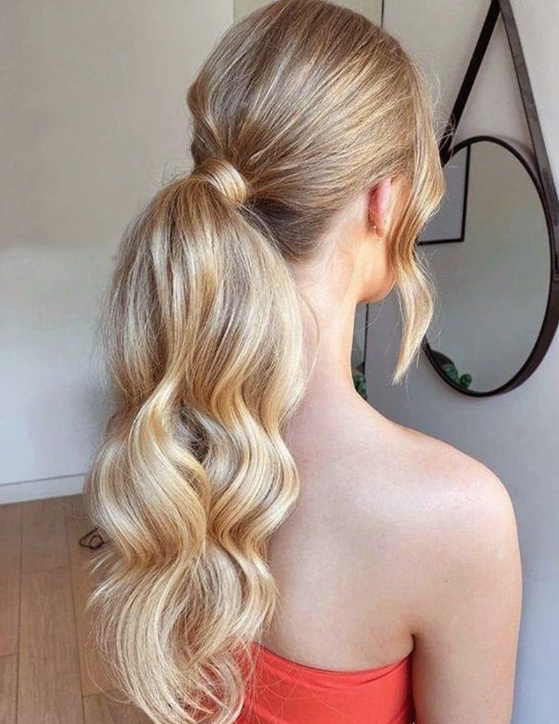 coada de cal cu bucle eleganta