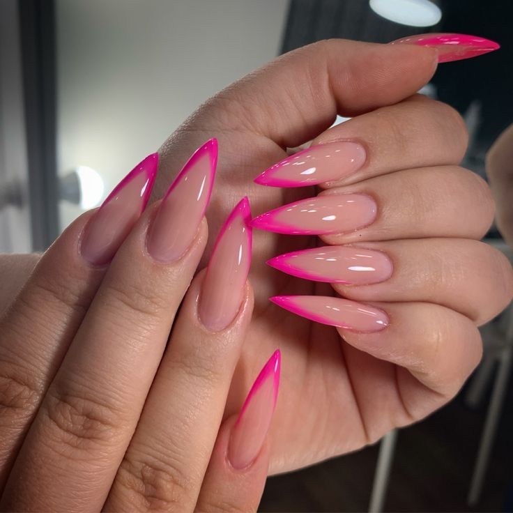 unghii cu gel stiletto french