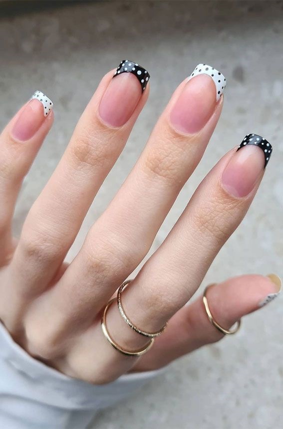 modele unghii cu buline french