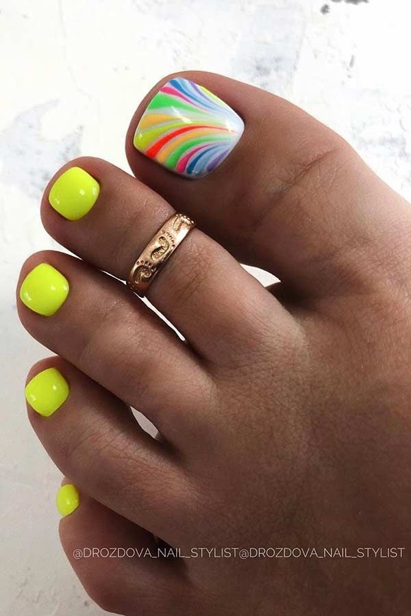 modele pedichiură de vară colorate