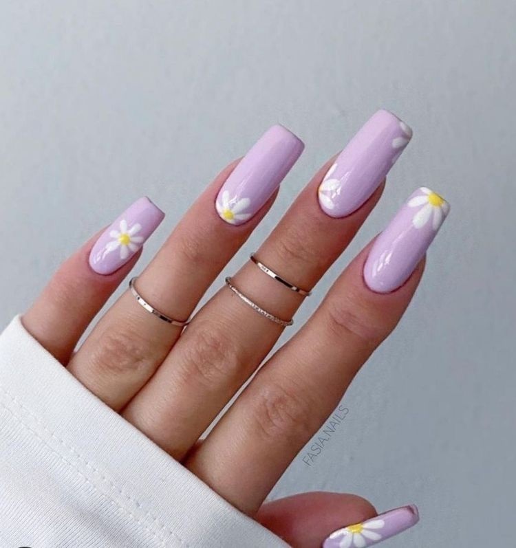 unghii pastel mov