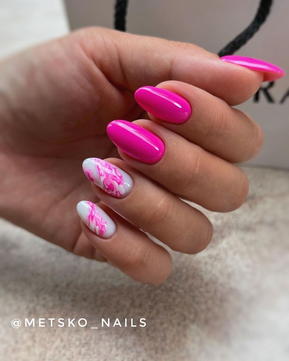 modele unghii cu gel fuchsia