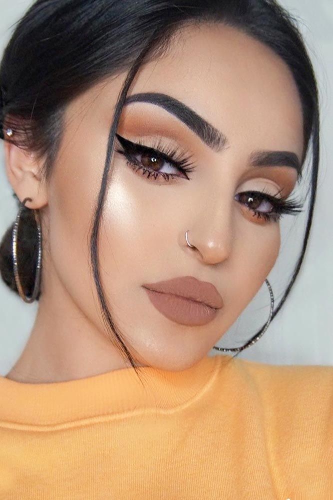 machiaj de seara cu eyeliner glam