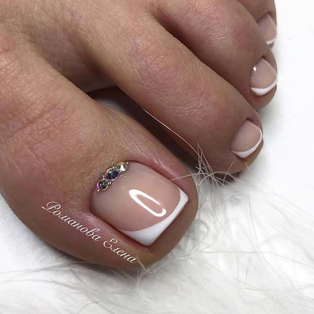 pedichiură french cu pietre