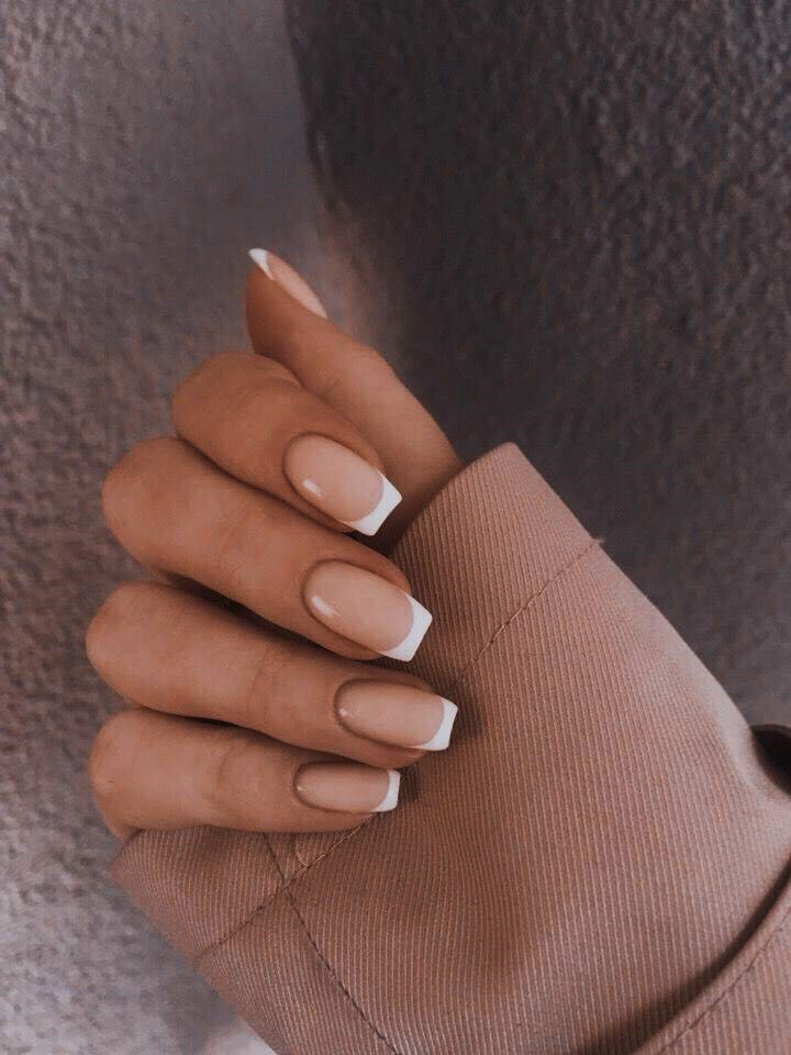 modele unghii nud french