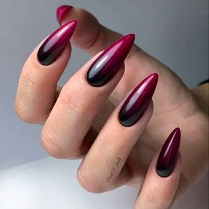modele unghii burgundy cu negru