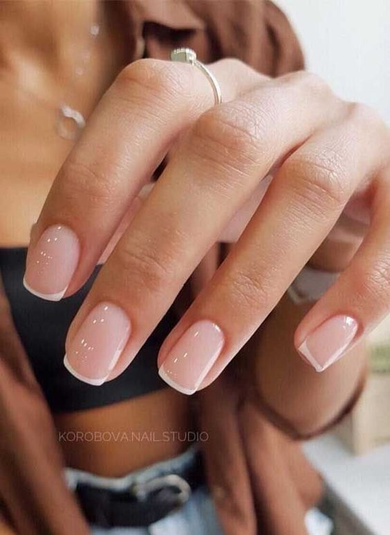 modele unghii french simplu