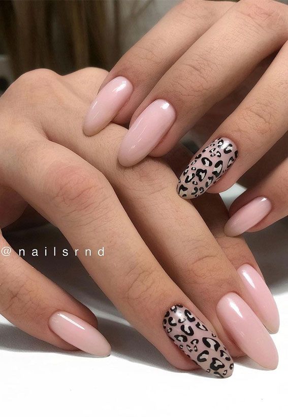 unghii animal print roz