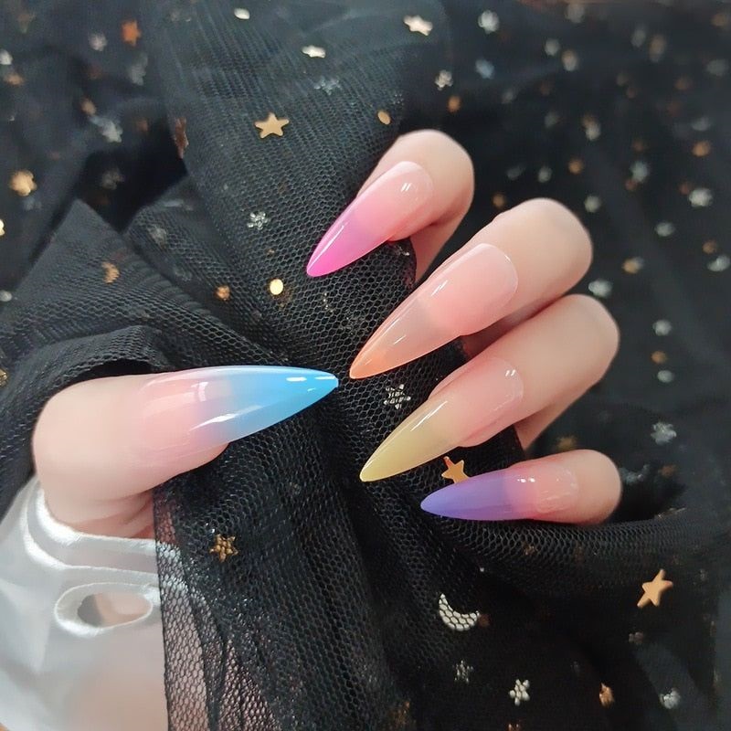 modele unghii cu gel stiletto ombre
