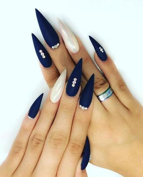 unghii stiletto modele noi